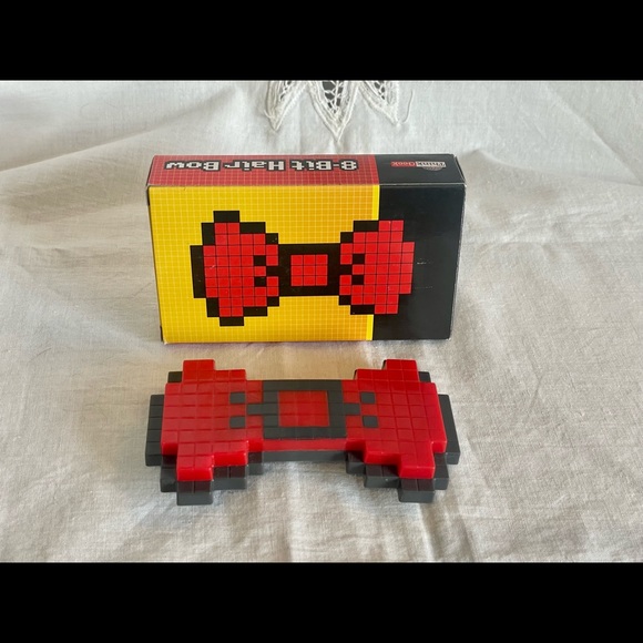 ThinkGeek 8 Bit Hair Bow includes Box Sold Out Hair Clip RARE - Picture 4 of 9